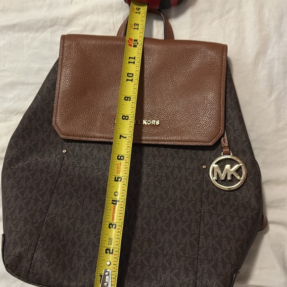 Michael Kors large backpack - Picture 7 of 8